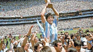 قلب مارادونا يحتجز في الشرطة 5 سنوات لفحوصات طبية تؤجل دفنه في بوينس آيرس